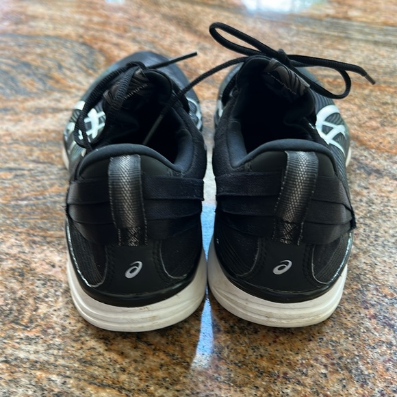 Gently used ASICs sneakers women’s 9 - Picture 4 of 5